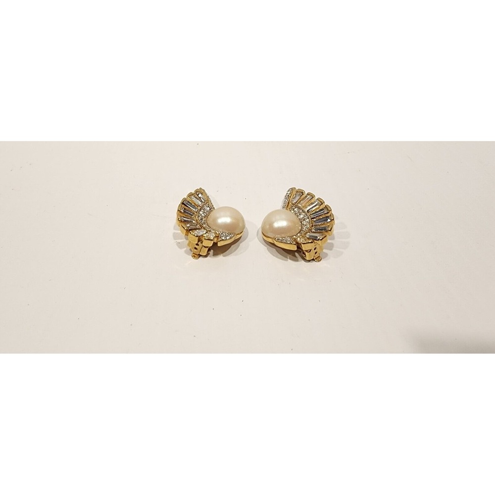 Nina Ricci pearl and rhinestone goldtone  clip on earrings
